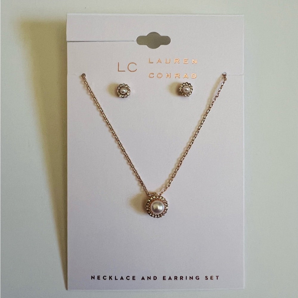 NWT LC Lauren Conrad Gold Tone Necklace and Earring Set ✨